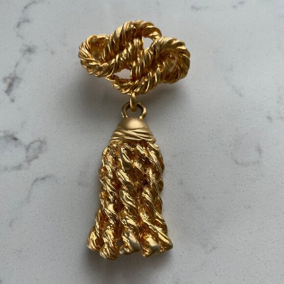 Vintage 80's Gold Tone Military Inspired Metal Knot & Tassel Brooch Sz OS - Picture 4 of 4